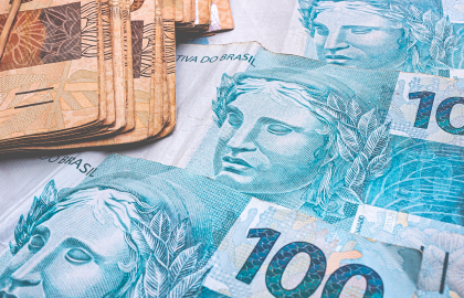 Lula defende valorização contínua do salário mínimo em evento pelos 90 anos do piso no Brasil