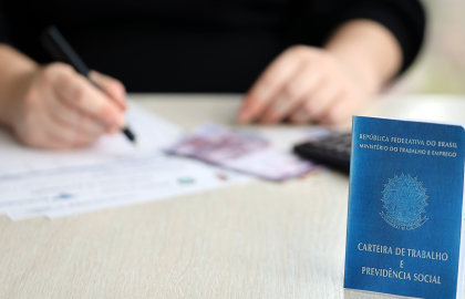 Governo libera R$ 4,6 bi de saldos retidos do FGTS para trabalhadores demitidos que optaram pelo saque-aniversário