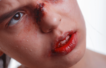 Relatório aponta média de 12 mulheres vítimas de violência por dia