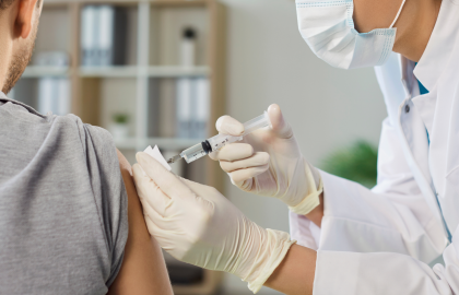 Campanha de vacinação contra a gripe começa neste sábado em SP