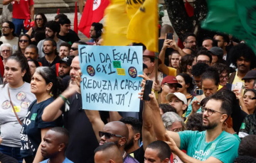 Seis em cada 10 brasileiros apoiam a redução da jornada de trabalho