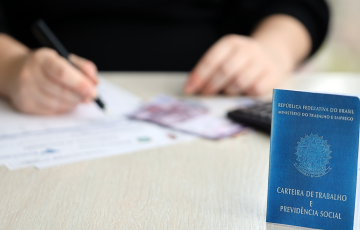 Governo libera R$ 4,6 bi de saldos retidos do FGTS para trabalhadores demitidos que optaram pelo saque-aniversário