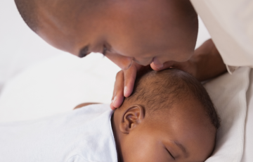 Aprovada licença-paternidade de 20 dias; veja regras e quando começa a valer