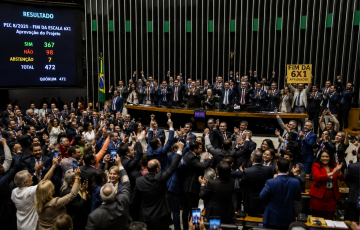 Câmara aprova, em dois turnos, PEC pelo fim da escala 6x1